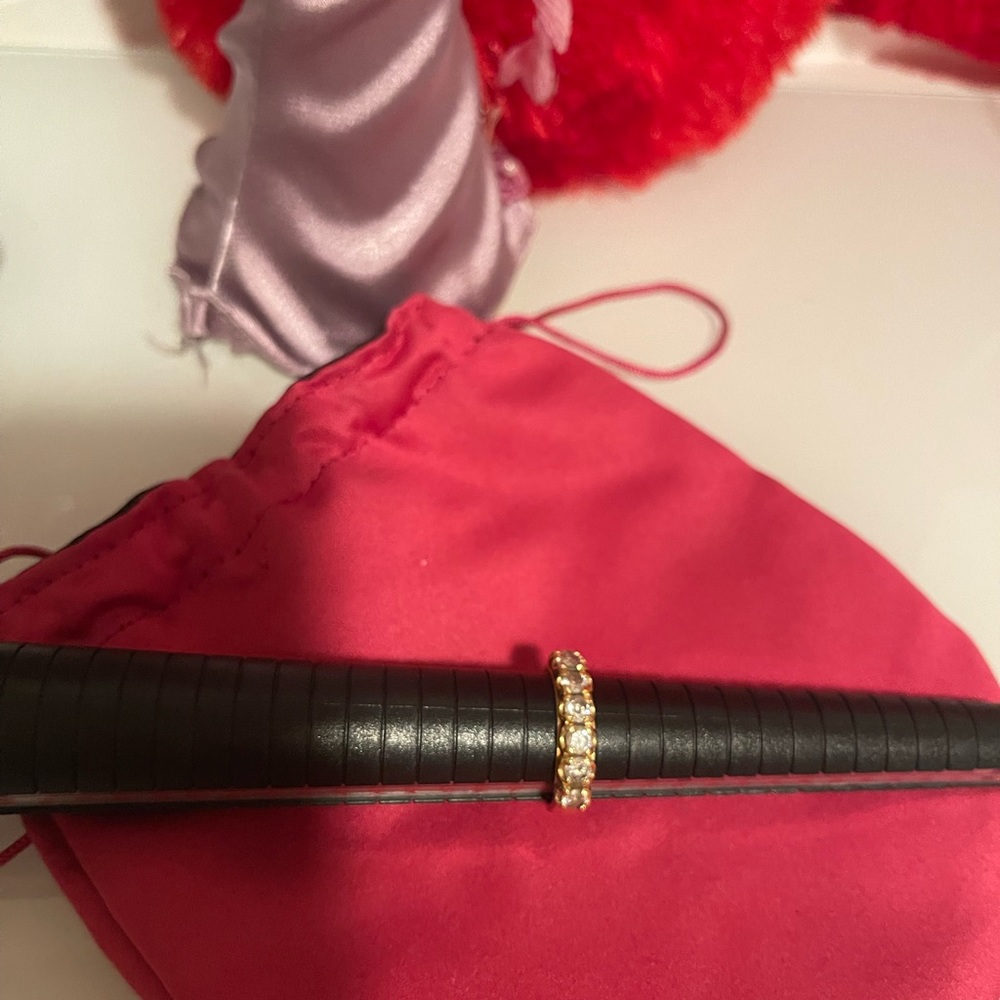 18k solid gold ring. Size 7 - Picture 4 of 8